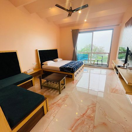 Natural Resort Panhala ภายนอก รูปภาพ