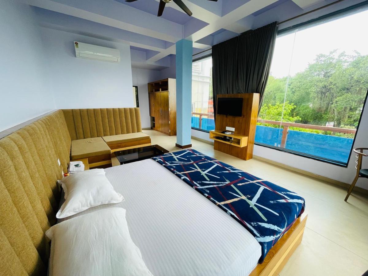Natural Resort Panhala ภายนอก รูปภาพ