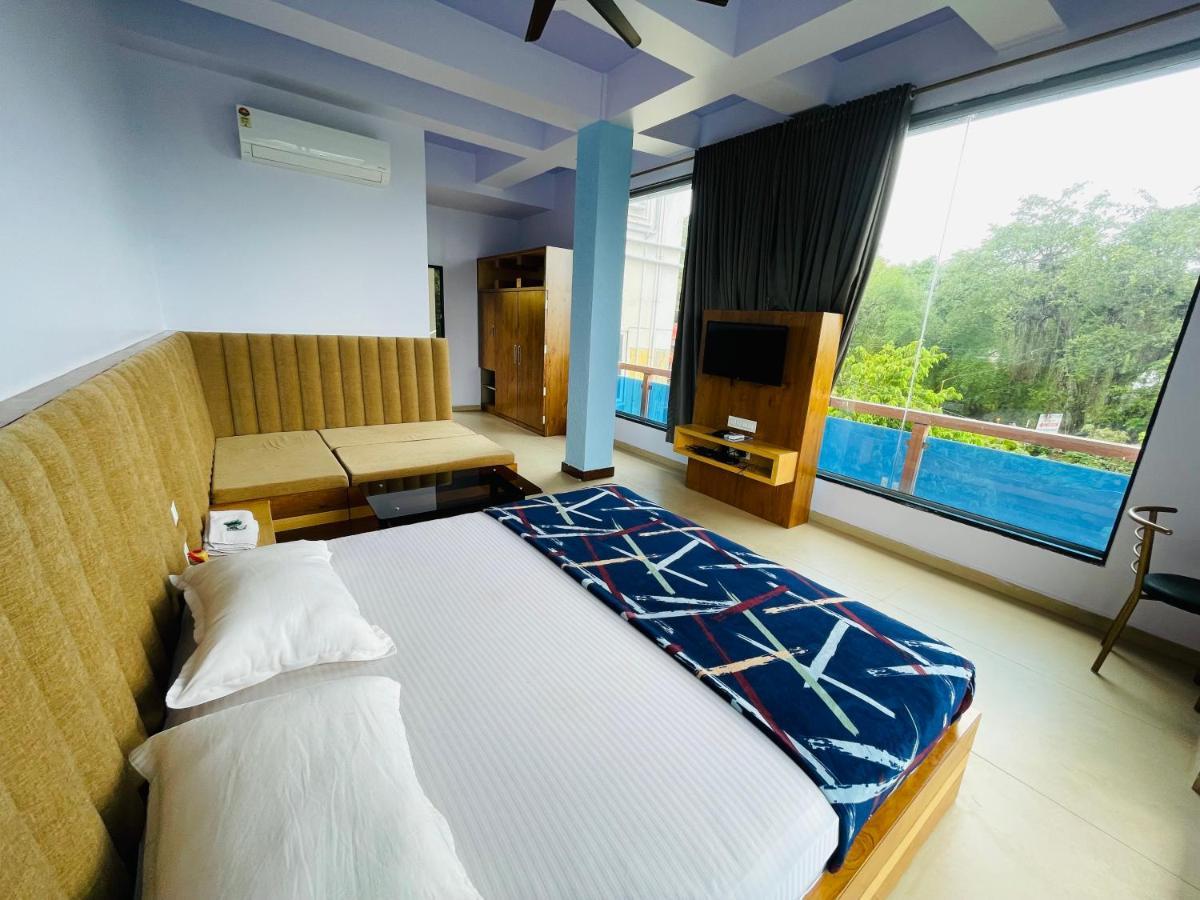 Natural Resort Panhala ภายนอก รูปภาพ