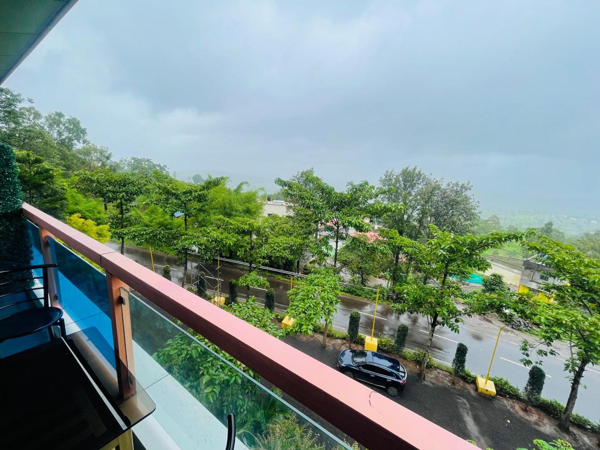 Natural Resort Panhala ภายนอก รูปภาพ