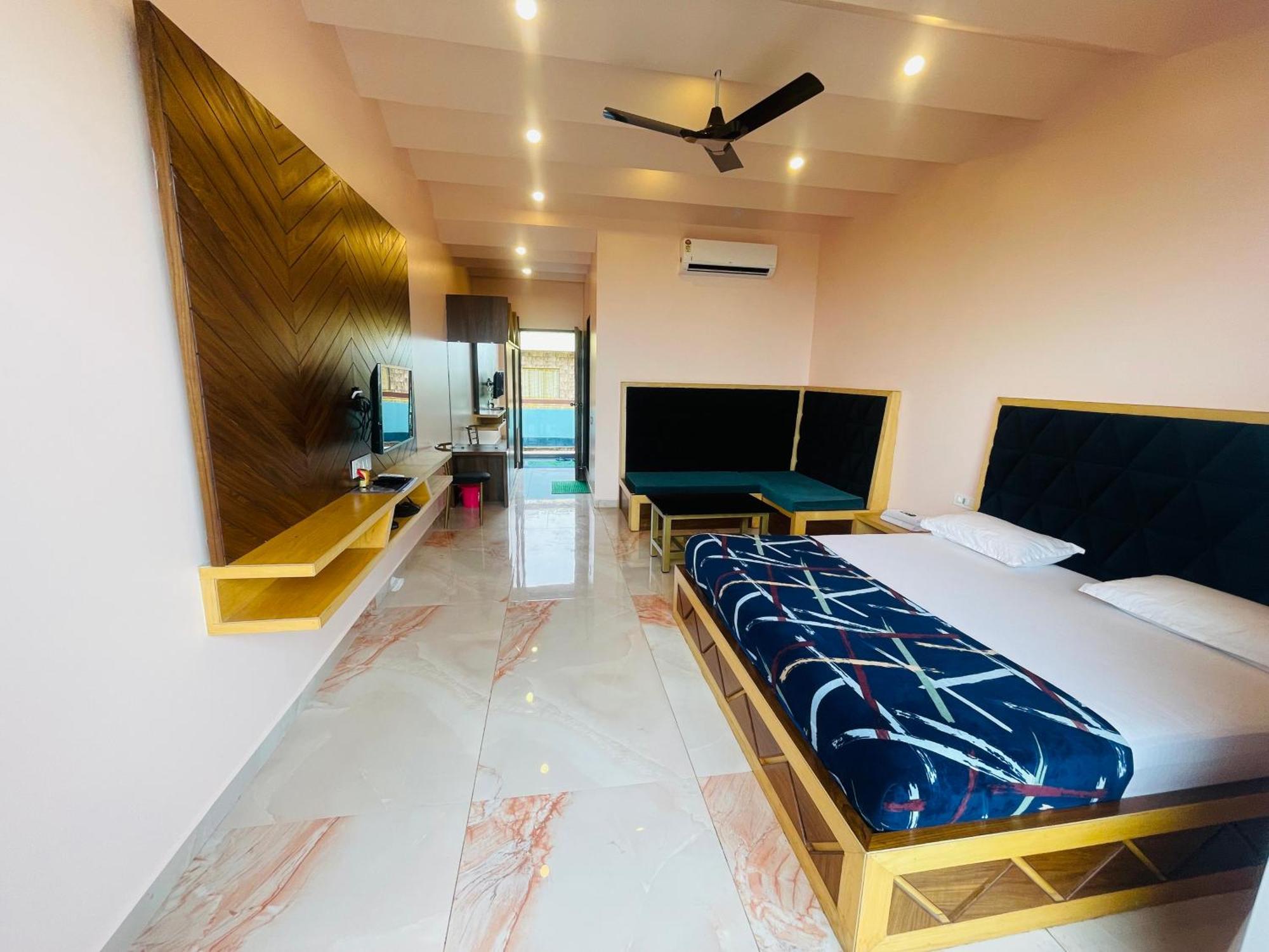 Natural Resort Panhala ภายนอก รูปภาพ