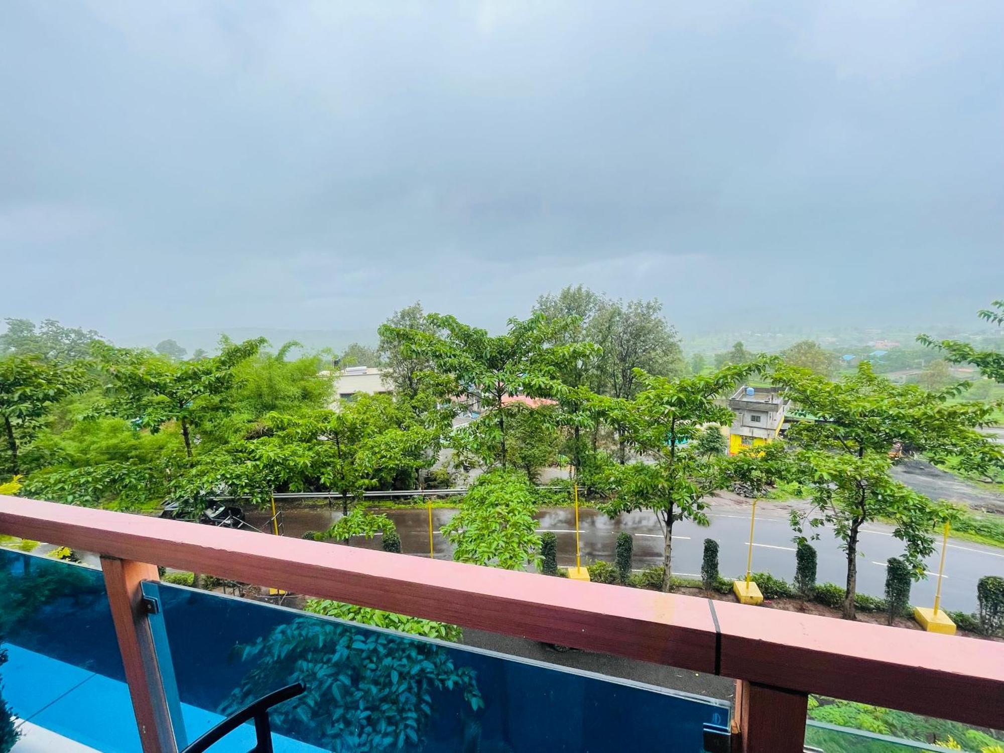 Natural Resort Panhala ภายนอก รูปภาพ