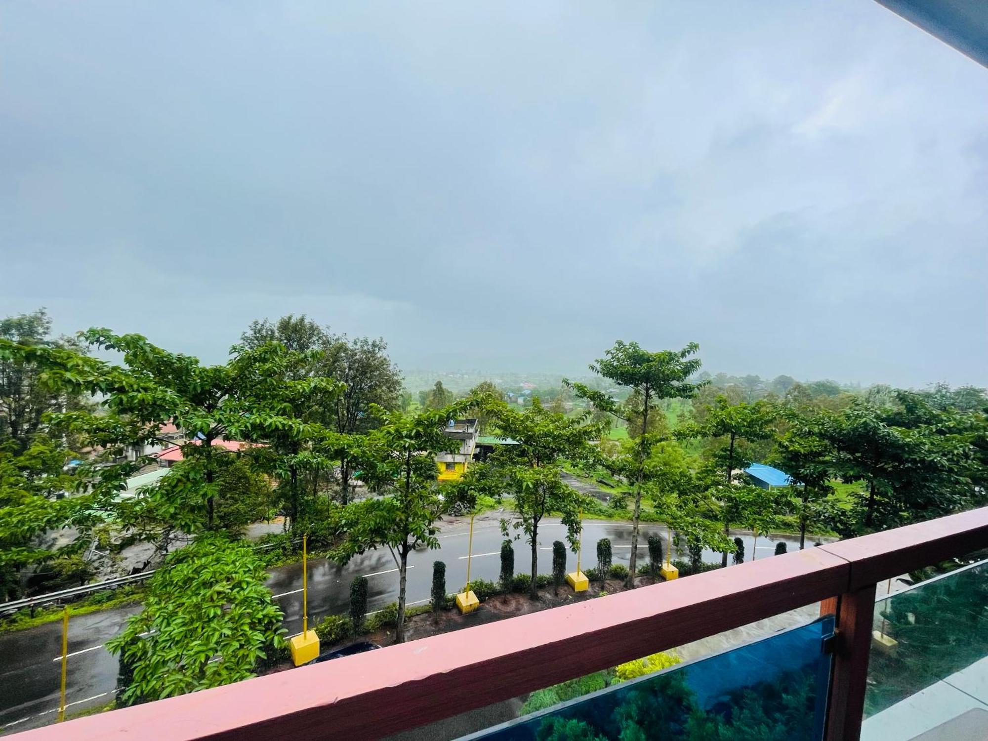 Natural Resort Panhala ภายนอก รูปภาพ