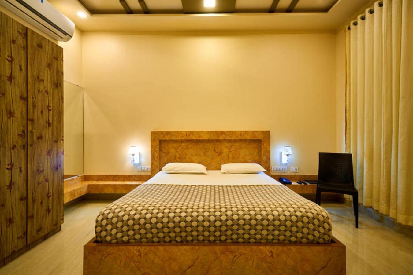 Natural Resort Panhala ภายนอก รูปภาพ
