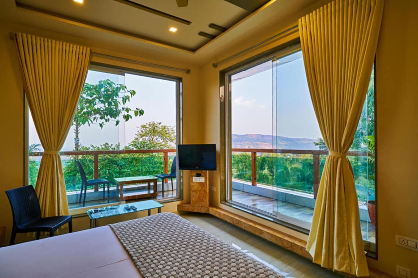 Natural Resort Panhala ภายนอก รูปภาพ