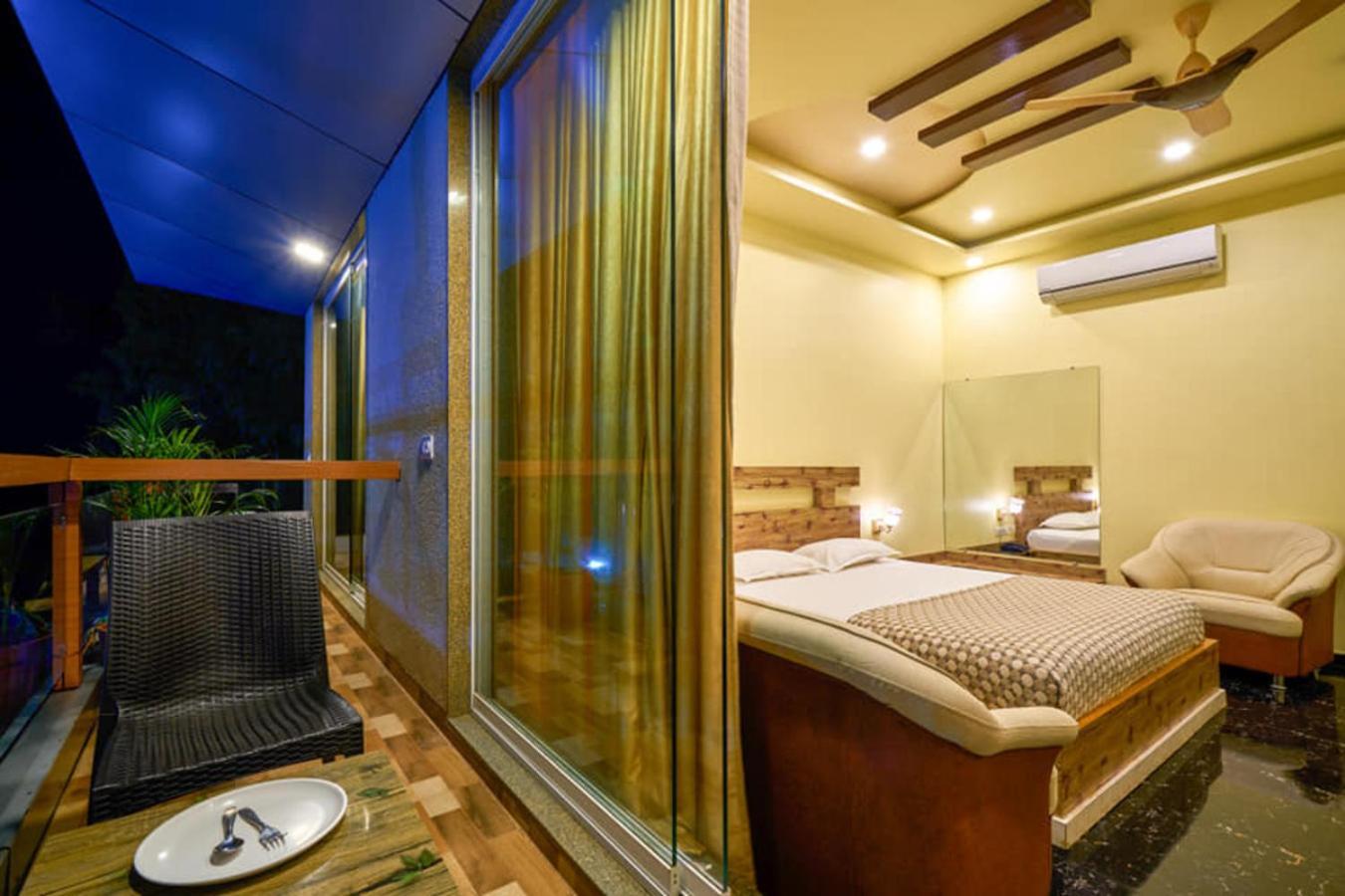 Natural Resort Panhala ภายนอก รูปภาพ